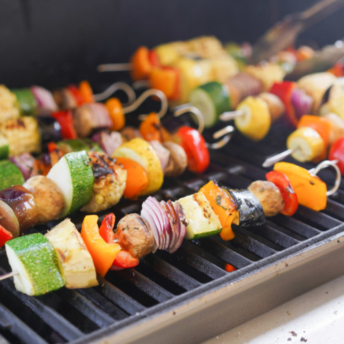 How to Grill Kabobs With Charcoal Grill Skewers