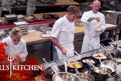 Gordon Ramsay Cooking On Hell''s Kitchen