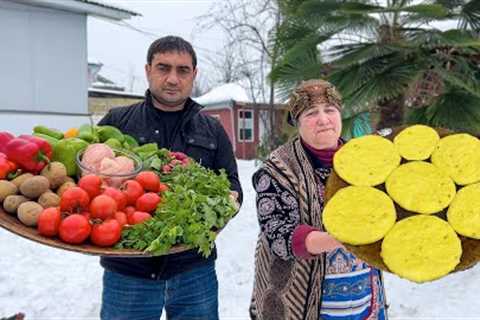 COLD DAY BUT A WARM FAMILY! GRANNY IS COOKING DELICIOUS RECIPE WITH A FEW INGREDIENTS | VILLAGE LIFE