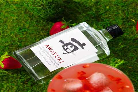 Drink of the Week: Awayuki Strawberry-Flavored Gin