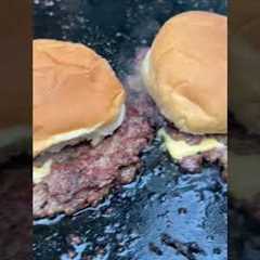 The Perfect Smashburger Technique
