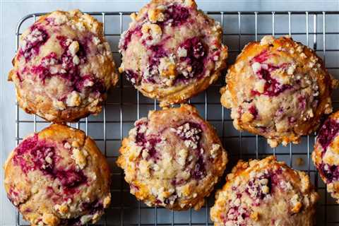 raspberry streusel muffins