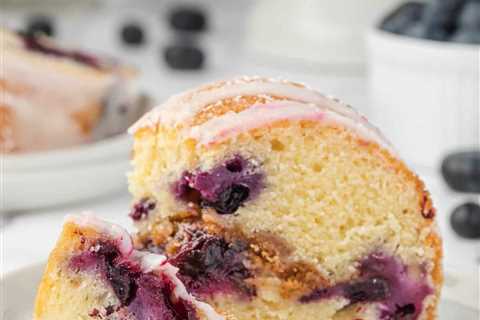 Blueberry Sour Cream Coffee Cake