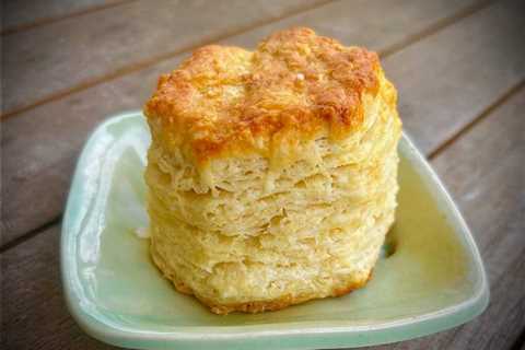 How to Make Flaky, Buttery Buttermilk Biscuits From Scratch