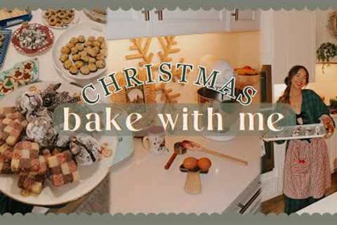 CHRISTMAS BAKE WITH ME | crinkle cookies & neapolitan checkerboard shortbread!