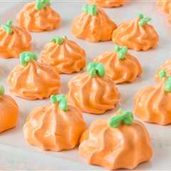 Pumpkin Spice Meringue Pumpkins