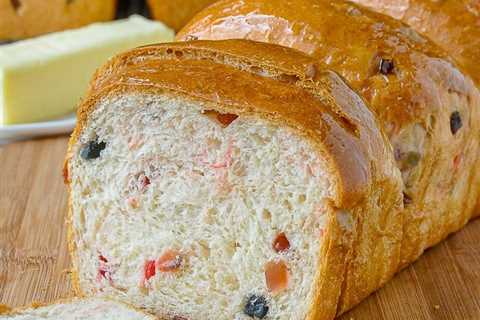 Christmas Fruit Bread Wreath