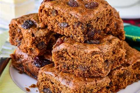 Newfoundland Molasses Raisin Tea Buns