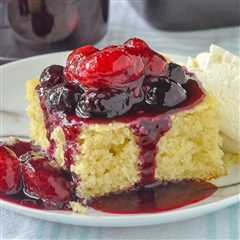 Quick Vanilla Cake with Bumbleberry Sauce