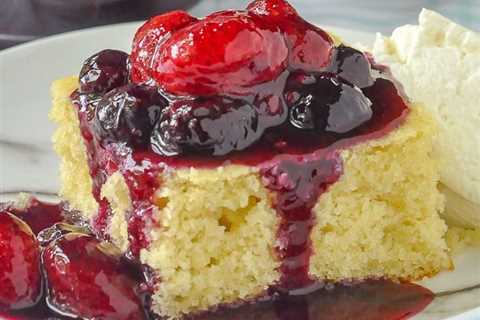 Quick Vanilla Cake with Bumbleberry Sauce